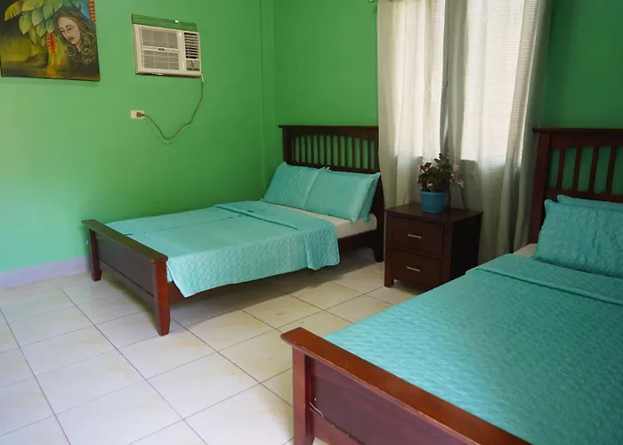 Hidden Valley Mountain&wavepool Resort Pinamungahan