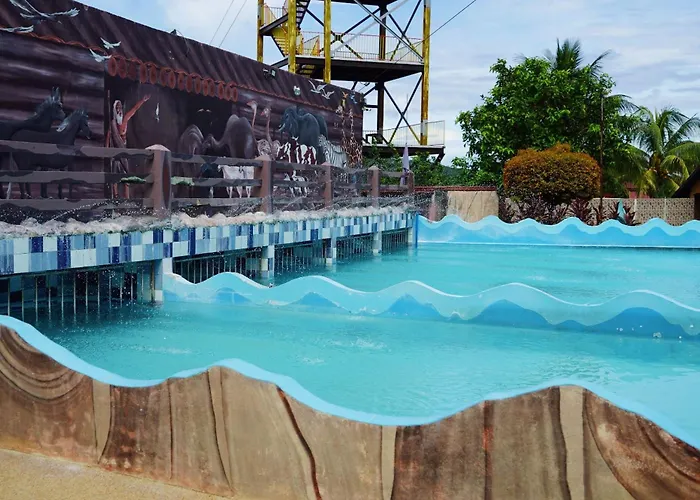 Resort Hidden Valley Mountain And Wavepool Pinamungahan